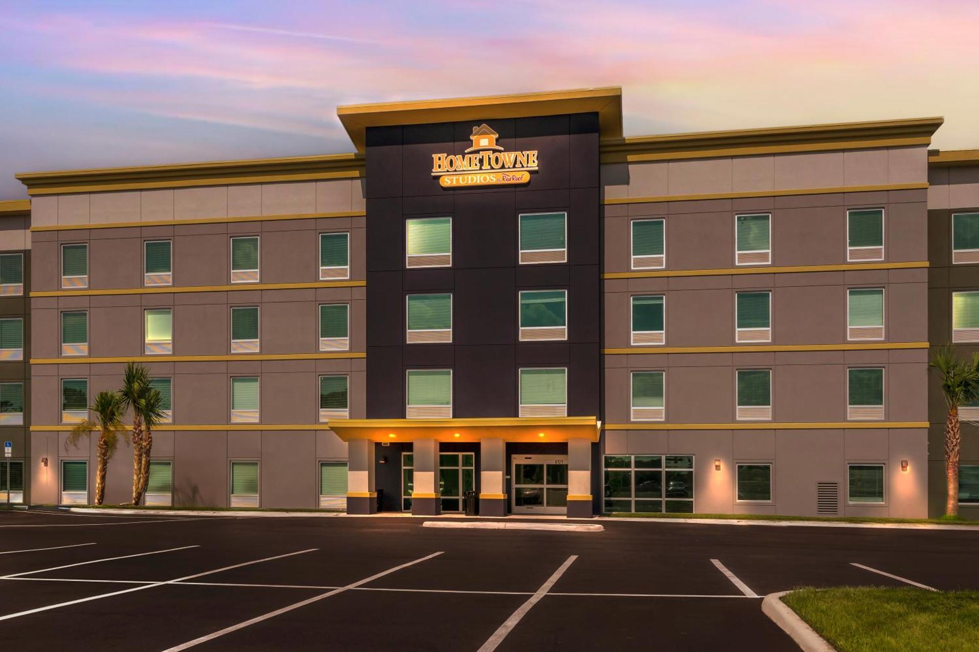 Hometowne Studios By Red Roof Tampa - Airport West Chase Kültér fotó